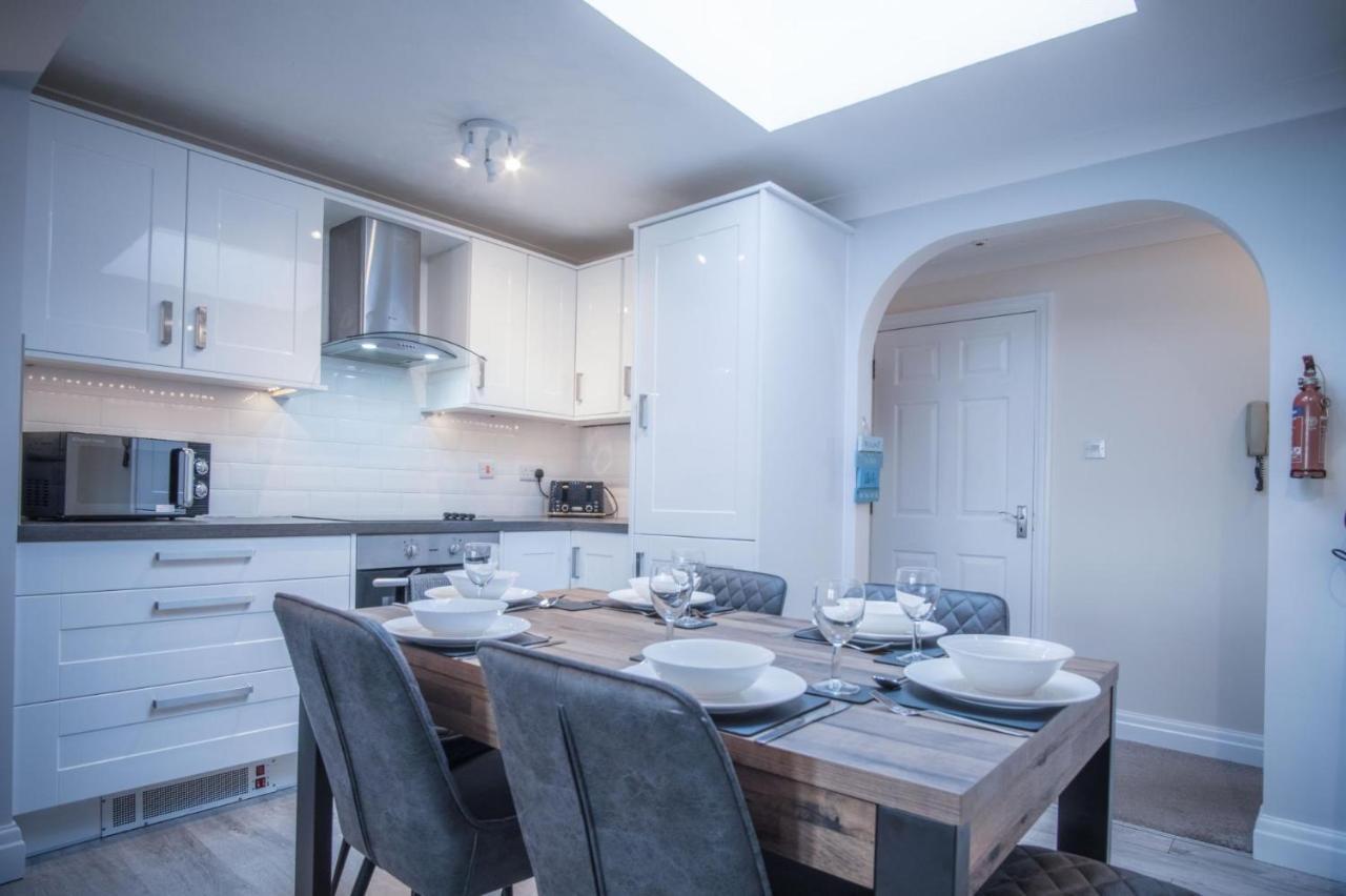 North Beach Heights - 2 Bedroom Penthouse - Tenby Ngoại thất bức ảnh
