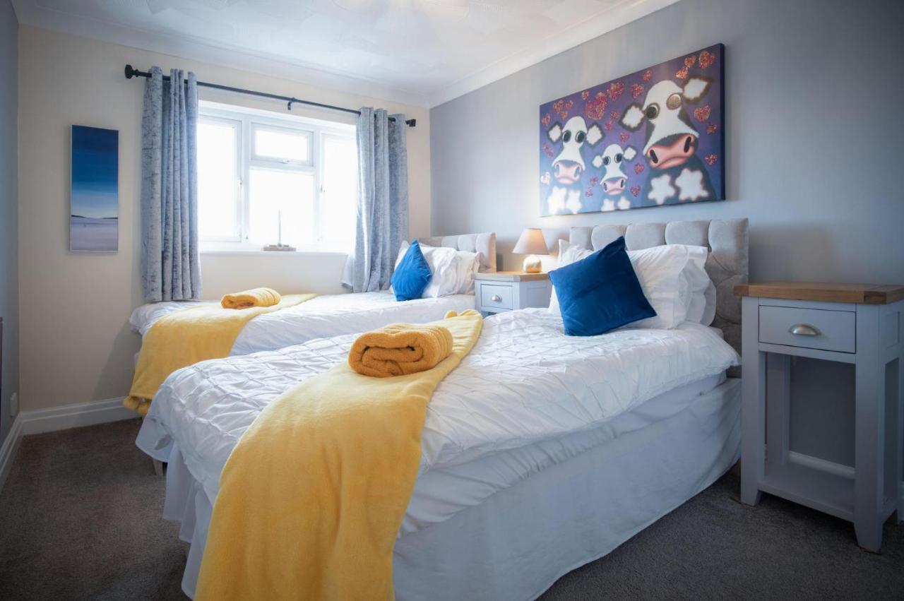 North Beach Heights - 2 Bedroom Penthouse - Tenby Ngoại thất bức ảnh