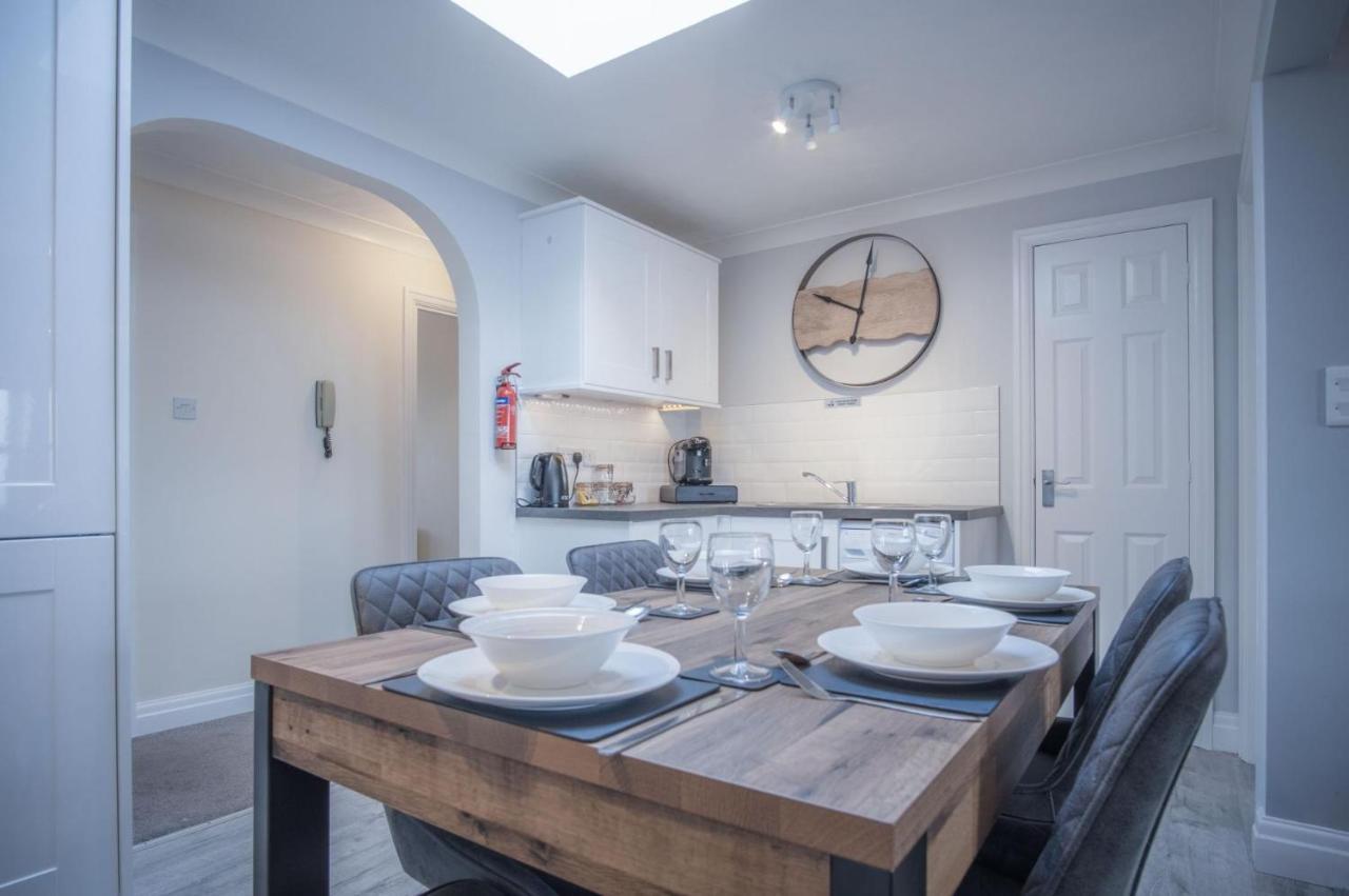 North Beach Heights - 2 Bedroom Penthouse - Tenby Ngoại thất bức ảnh