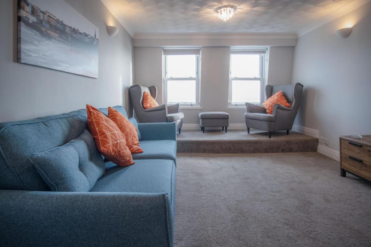 North Beach Heights - 2 Bedroom Penthouse - Tenby Ngoại thất bức ảnh