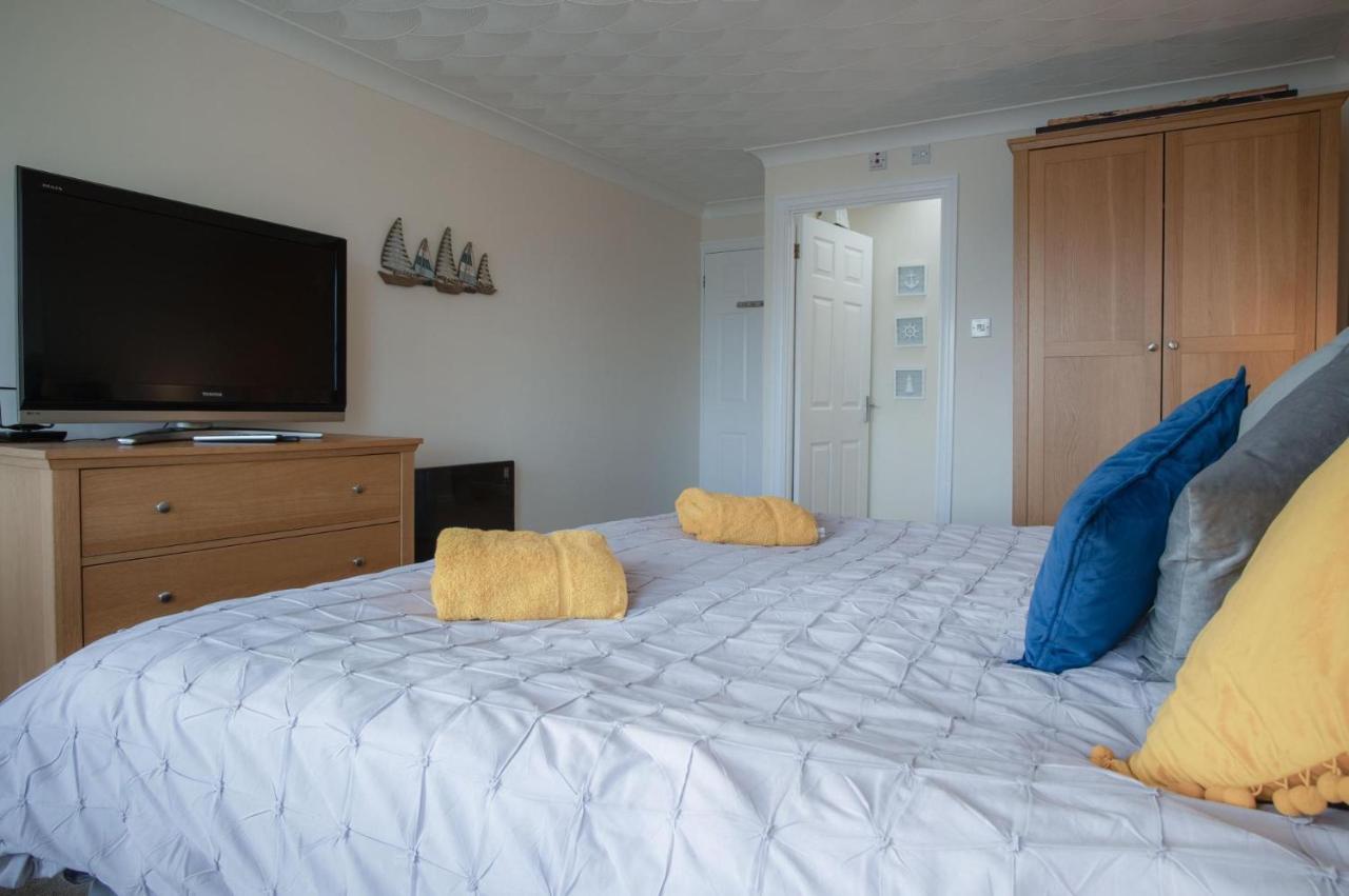 North Beach Heights - 2 Bedroom Penthouse - Tenby Ngoại thất bức ảnh