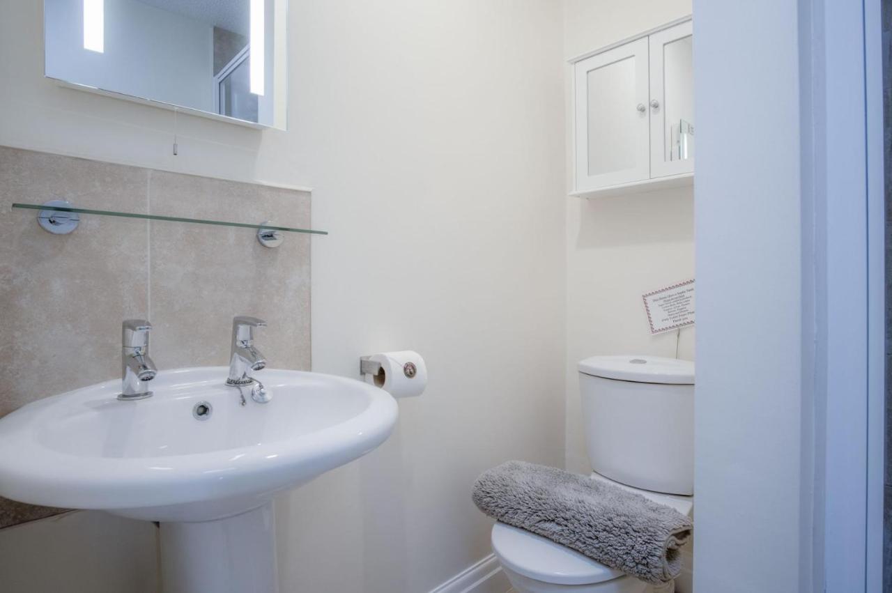 North Beach Heights - 2 Bedroom Penthouse - Tenby Ngoại thất bức ảnh