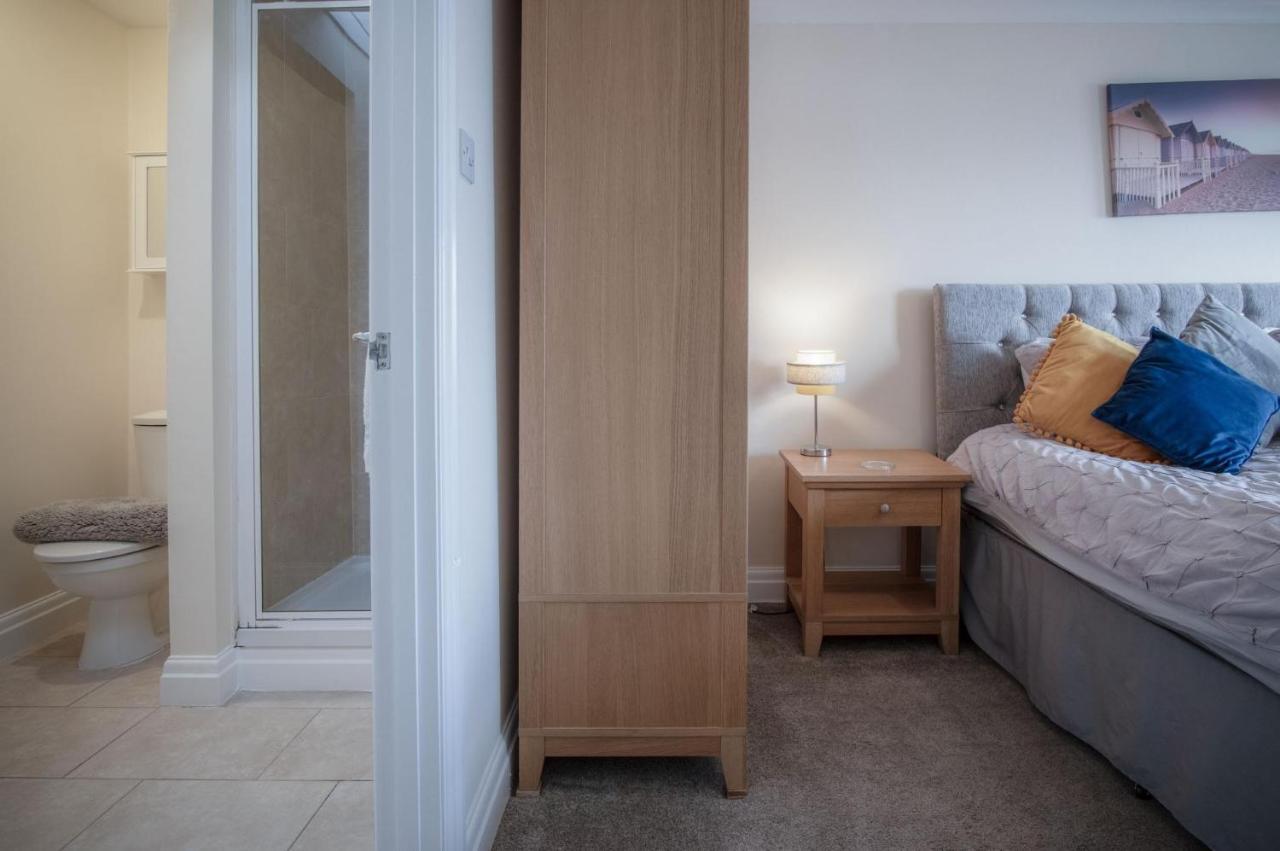 North Beach Heights - 2 Bedroom Penthouse - Tenby Ngoại thất bức ảnh
