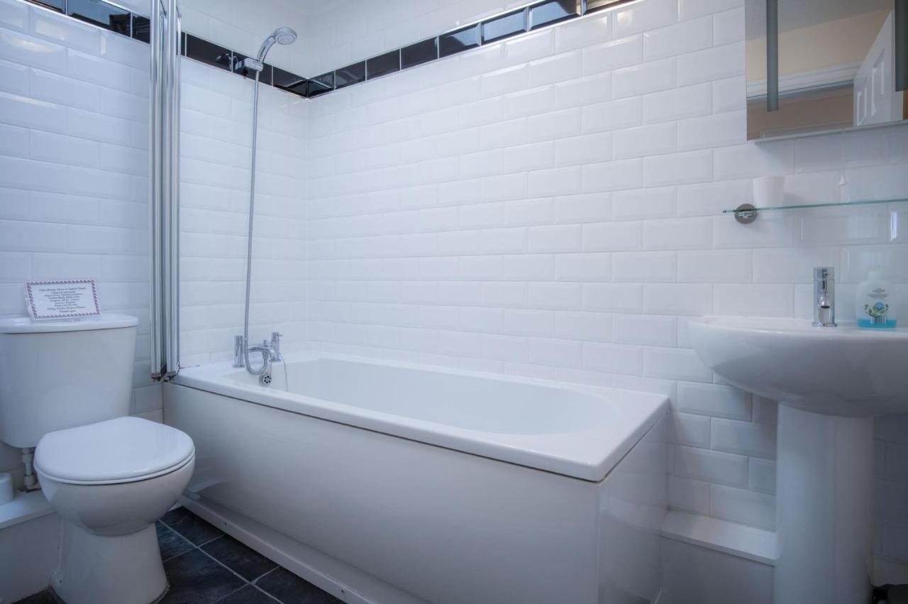North Beach Heights - 2 Bedroom Penthouse - Tenby Ngoại thất bức ảnh