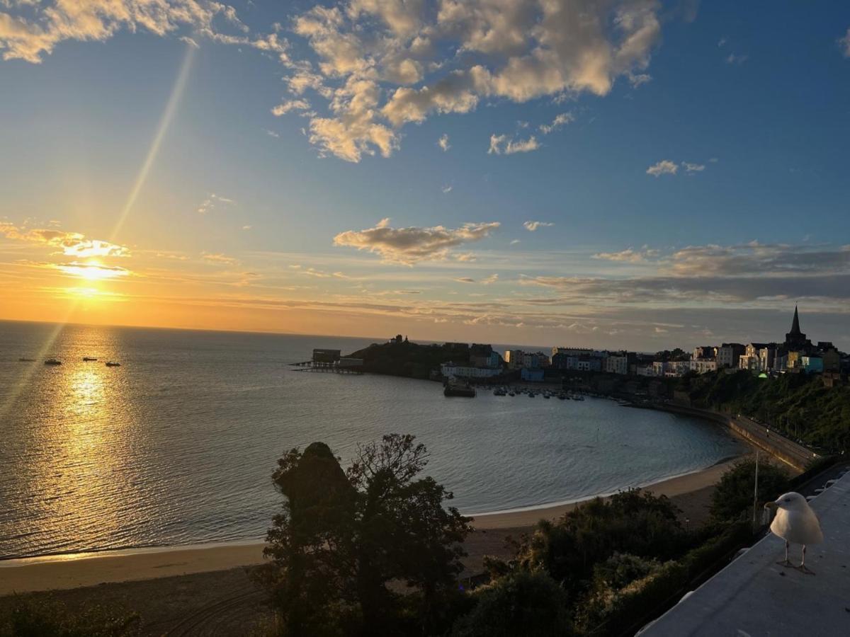 North Beach Heights - 2 Bedroom Penthouse - Tenby Ngoại thất bức ảnh